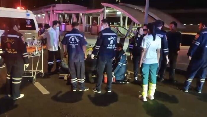 Подросток погиб в мотоциклетной аварии в Бангкоке на дороге Ратчадафисек