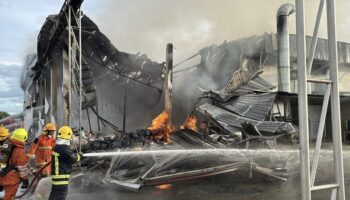 Пожар на фабрике в Пхетчабури причинил ущерб на сумму более 10 миллионов бат