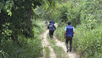 Полиция Банг Ламуна совершила налет на наркопритон: полицейские взломали бамбуковое укрытие