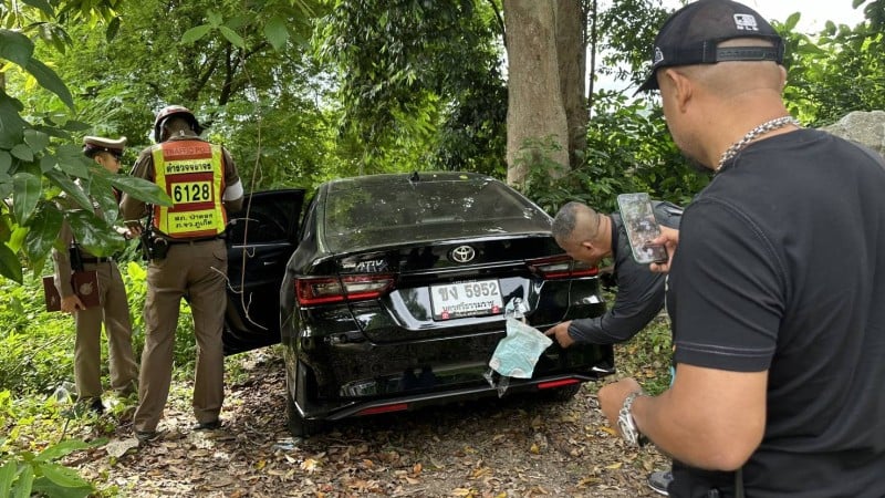 Полиция Патонга проверяет подозрительную иномарку со скрытыми номерами
