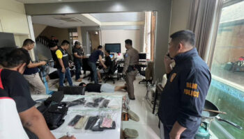 Полиция провела рейд в вилле, раскрыла корейскую мошенническую группу и освободила жертву похищения