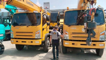 Полиция проводит рейд на китайскую компанию с тайскими номиналами