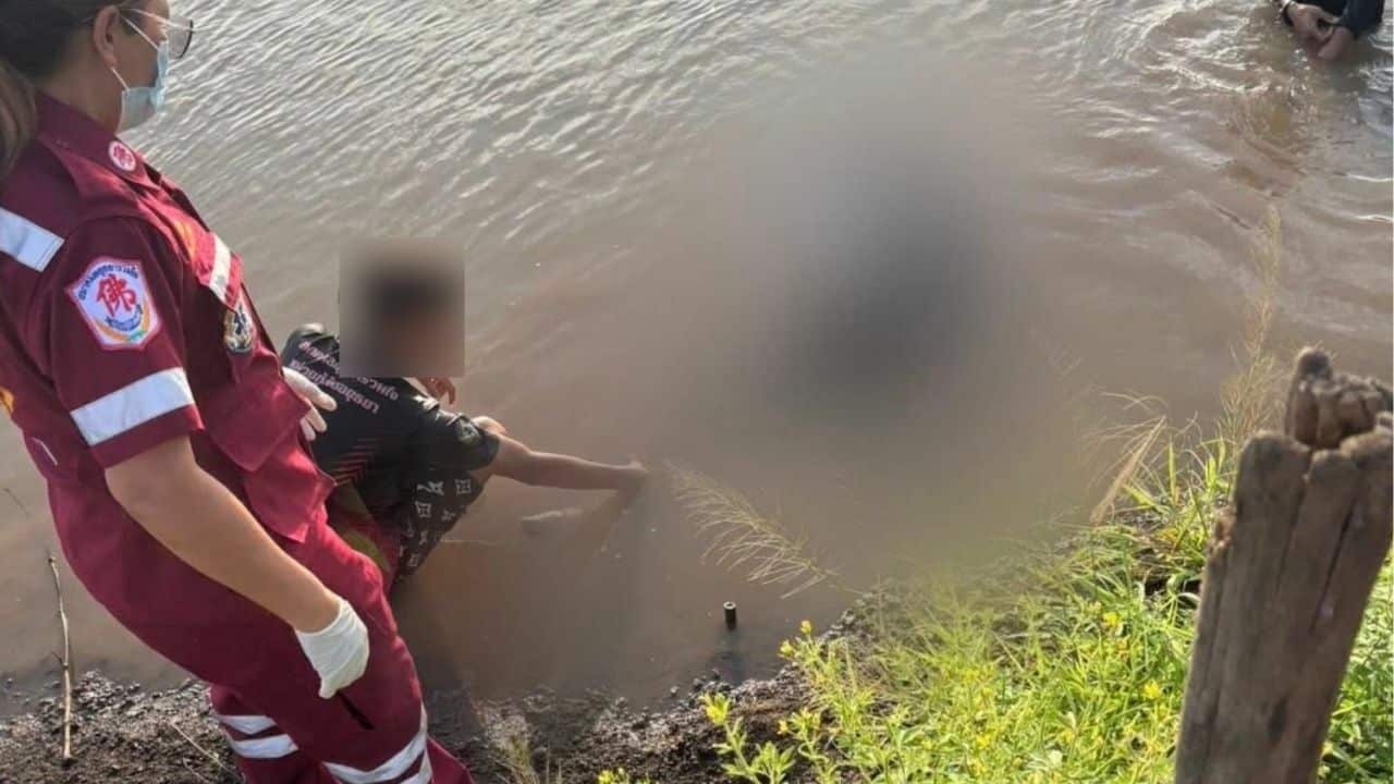 Полиция расследует смерть неопознанного мужчины в канале Аюттхая