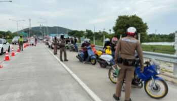 Полиция Саттахипа расправилась с незаконной бандой мотоциклистов на пляже