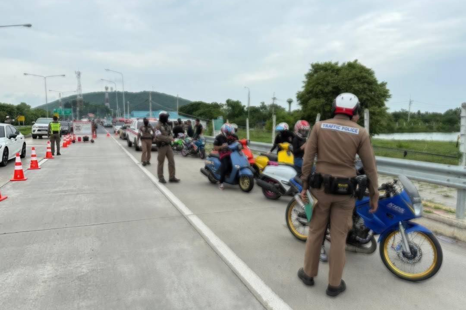 Полиция Саттахипа расправилась с незаконной бандой мотоциклистов на пляже