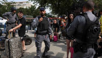 Посольства помогают эвакуировать тайцев