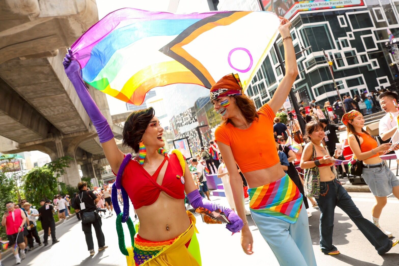 Премьер-министр возглавляет Bangkok Pride 2025, поскольку фестиваль Siam Piwat продлится месяц