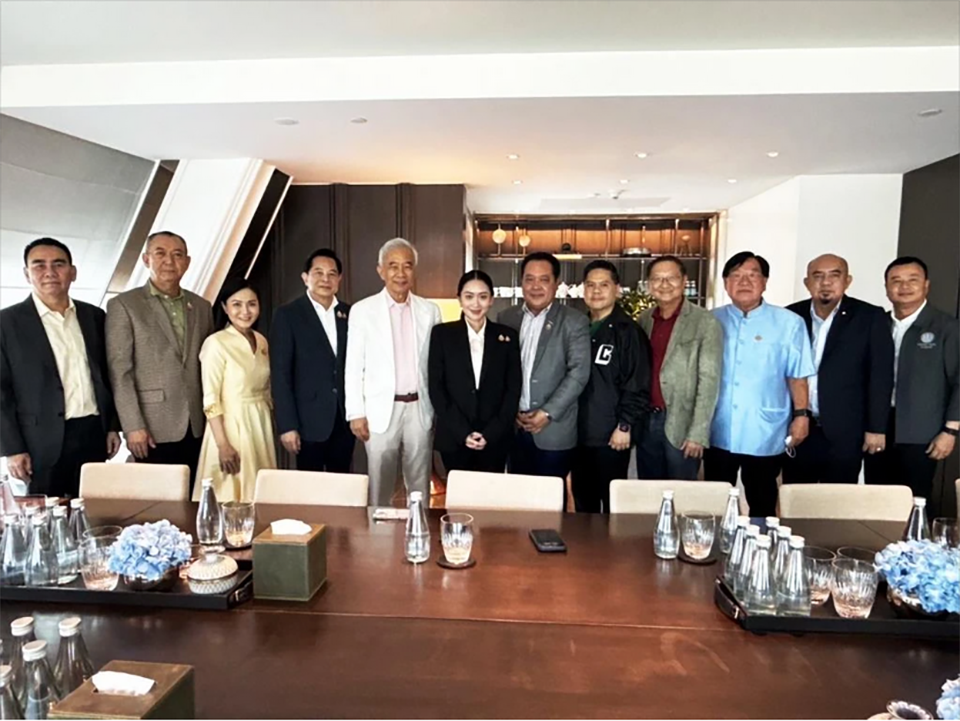 Премьер-министр Паетонгтарн объявляет о сильной поддержке коалиционных партий для создания политической стабильности на фоне правительственных перестановок.