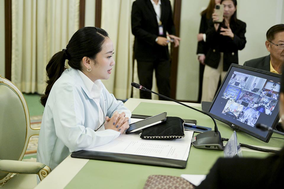 Премьер-министр Таиланда встречается с губернаторами пограничных районов для укрепления готовности на фоне напряженности с Камбоджей