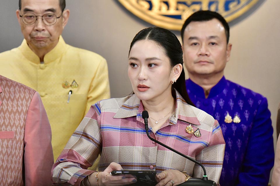 Премьер-министр Таиланда подтверждает окончательный состав кабинета, опровергает слухи о должности министра обороны и давления по поводу отставки.