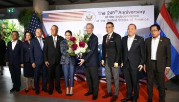 Премьер-министр Таиланда присоединился к празднованию Дня независимости США, отдает дань уважения дипломатическим связям с Послом Годеком