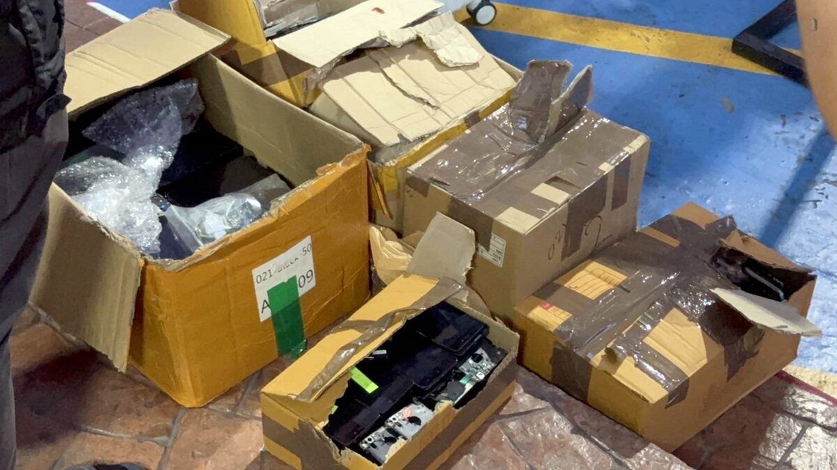 Рейд отеля в Бангкоке: 200 телефонов изъято в китайском задержании