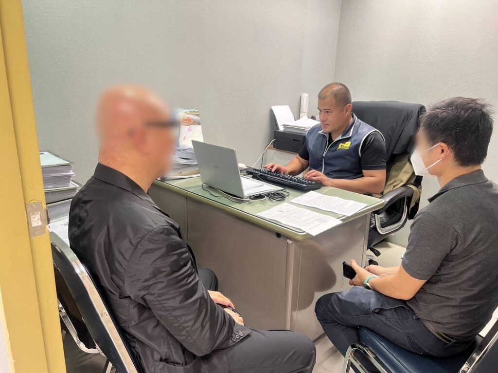 Сингапурский бизнесмен пойман в аэропорту на мошенничестве с НДС на сумму более 5 миллионов батов