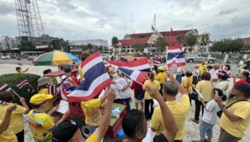 Собрание Народного альянса для защиты Кох Кута, свержение премьер-министра Таиланда