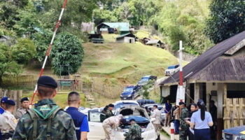 Сотни экспортированных подержанных автомобилей застряли на тайско-мианмарской границе