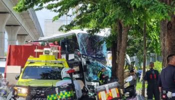 Студенты-иностранцы по обмену пострадали при наезде автобуса на столб электропередачи в Бангкоке