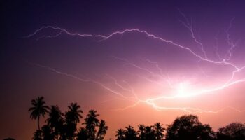 Таиланд готовится к грозам и высоким волнам