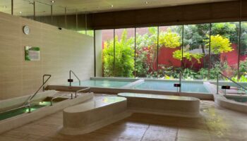 Таиланд делает ставку на оздоровление, чтобы возродить свою struggling туристическую индустрию