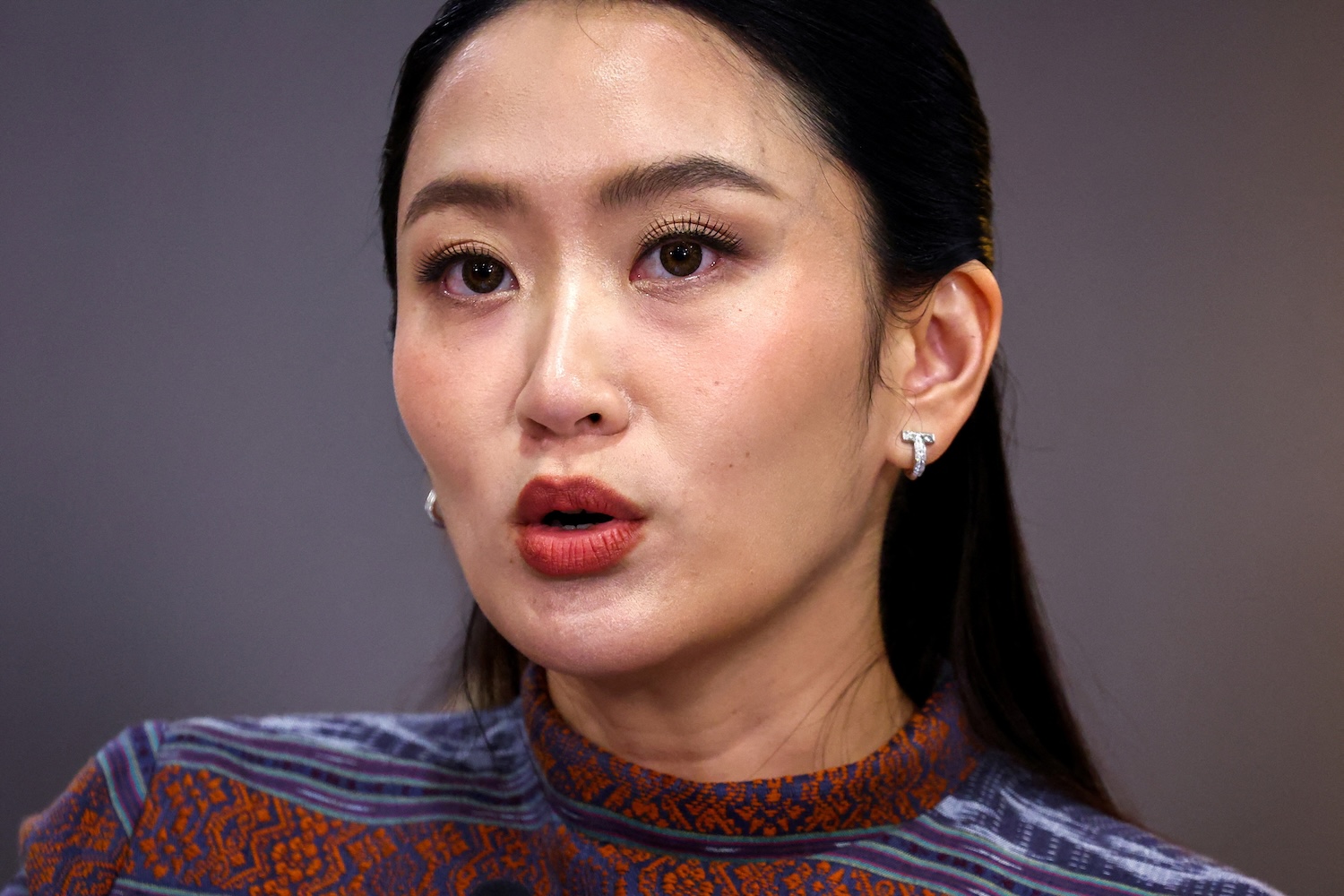 Тайская коалиция на грани распада после телефонного звонка премьер-министра