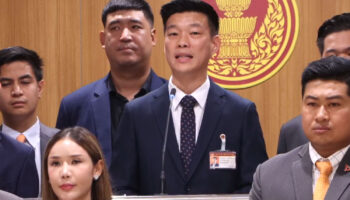 Тайская оппозиция призывает к роспуску парламента, чтобы предотвратить переворот