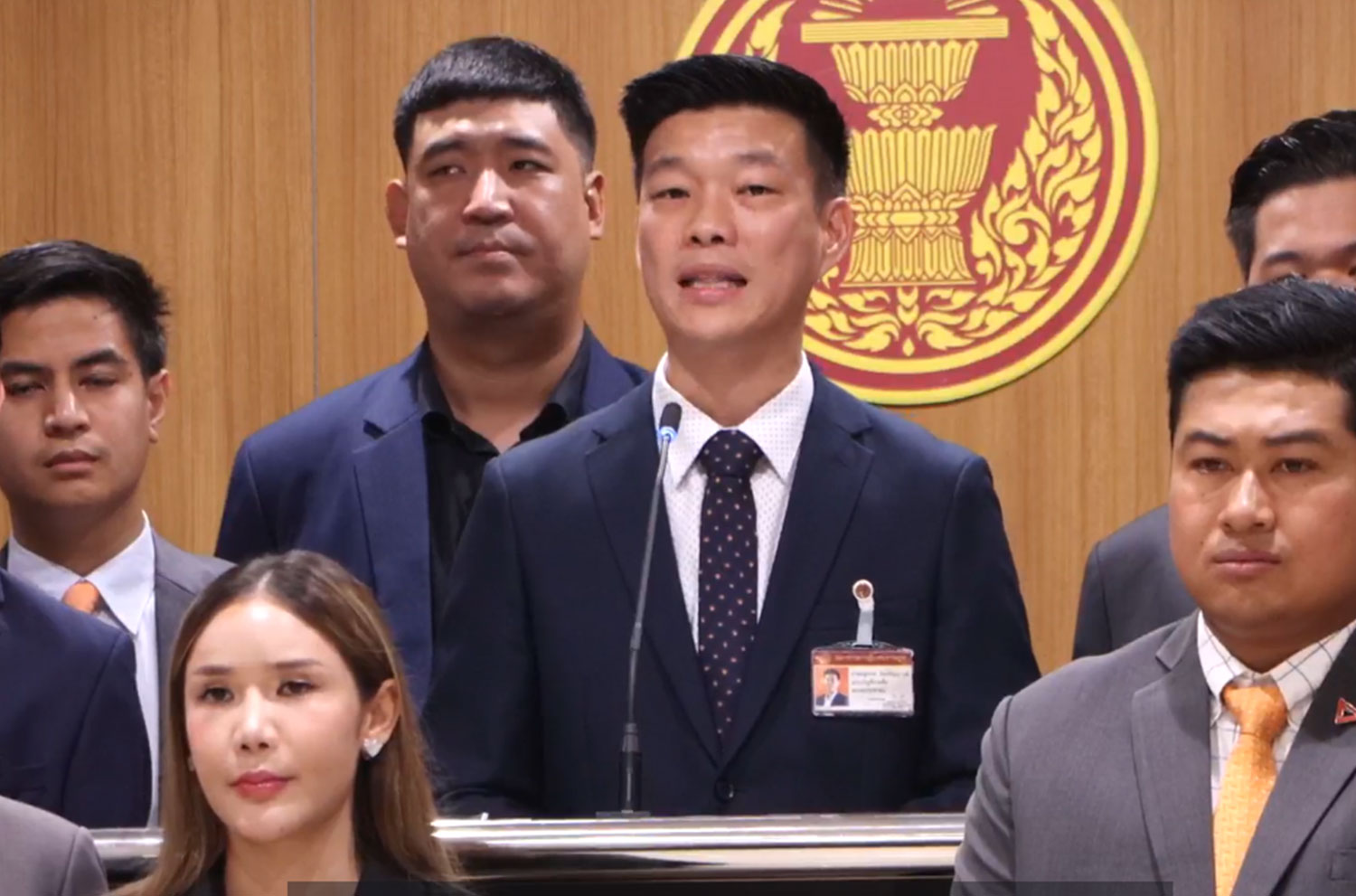 Тайская оппозиция призывает к роспуску парламента, чтобы предотвратить переворот