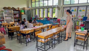 Тайская школа недалеко от камбоджийской границы в Трате почти опустела