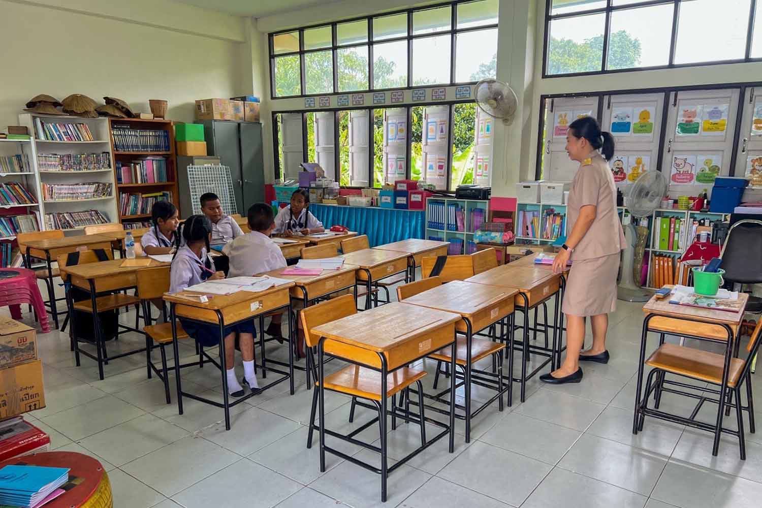 Тайская школа недалеко от камбоджийской границы в Трате почти опустела