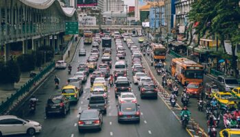 Тайские водители редко сигналят. Вот почему