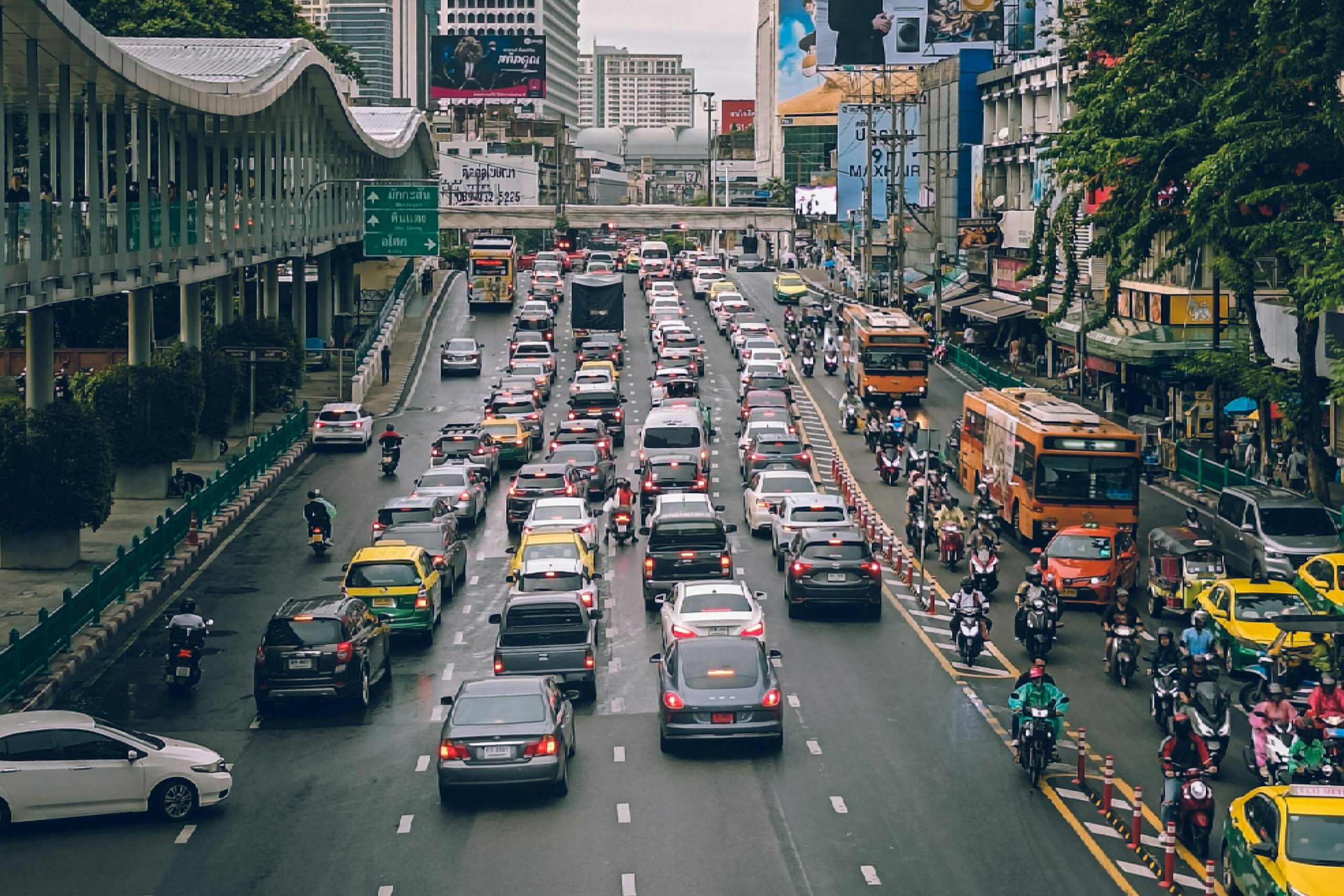 Тайские водители редко сигналят. Вот почему