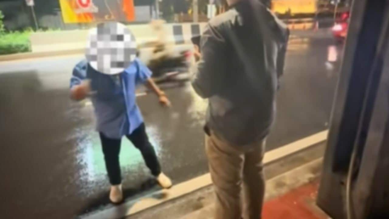 Таксист в Бангкоке, пойманный без прав, требует фиксированный тариф (видео)