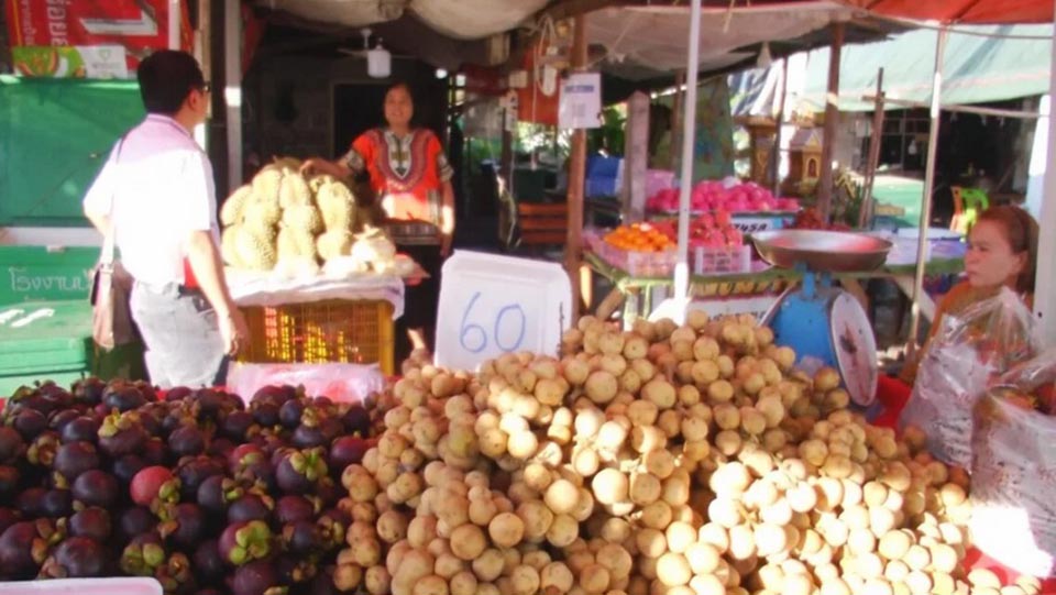 Торговцы на тайско-камбоджийской границе в Чонг Чом стремятся к стабильности на фоне сокращенных часов работы и угроз импорта