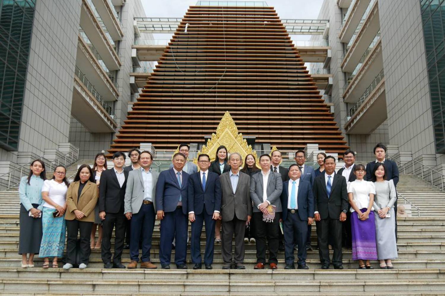 Торговые группы призывают к миру вдоль границы после перестрелки