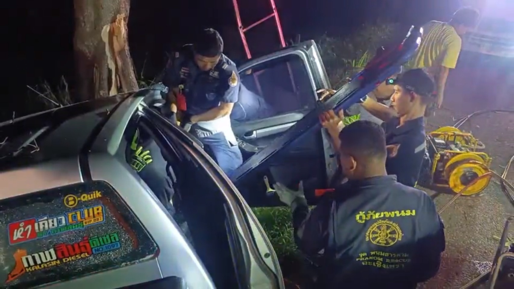 Трагическое дорожно-транспортное происшествие унесло жизни людей на шоссе 331 в Чаченгсао