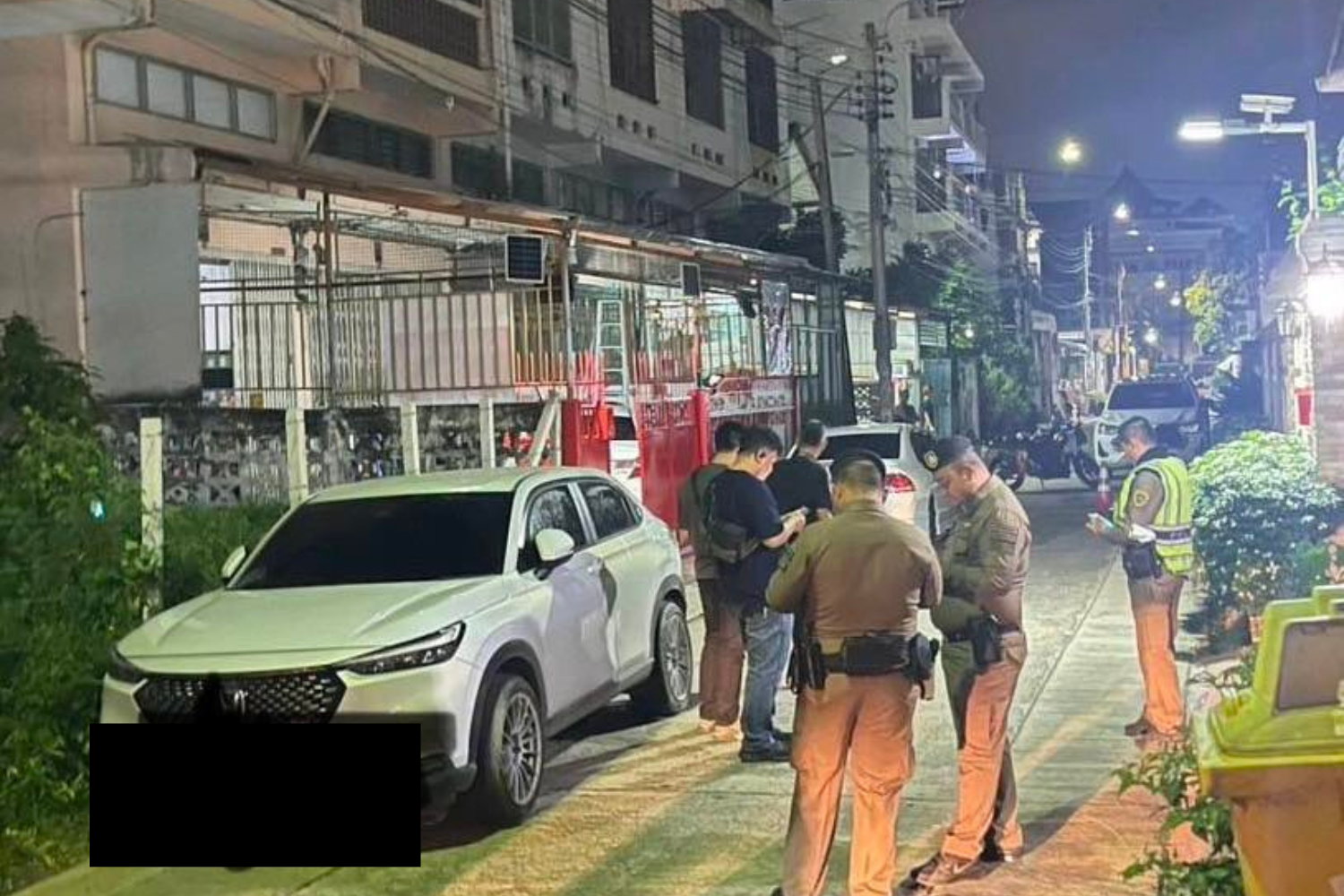 Убитая женщина в машине, муж сдается после столкновения