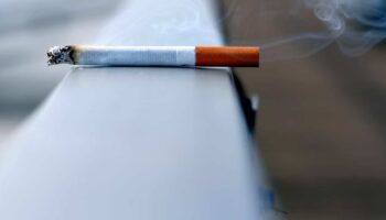 Уровень курения в Таиланде снизился на 48% за 33 года, однако экономическая напряженность сохраняется