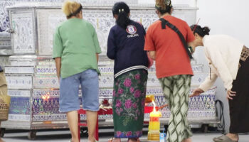 Утечка газа из обрушившегося аквариума убивает троих тайских рыбаков