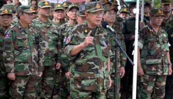 Хун Сен говорит, что Таиланд должен ему благодарность, угрожает раскрыть информацию о Шинаватрах