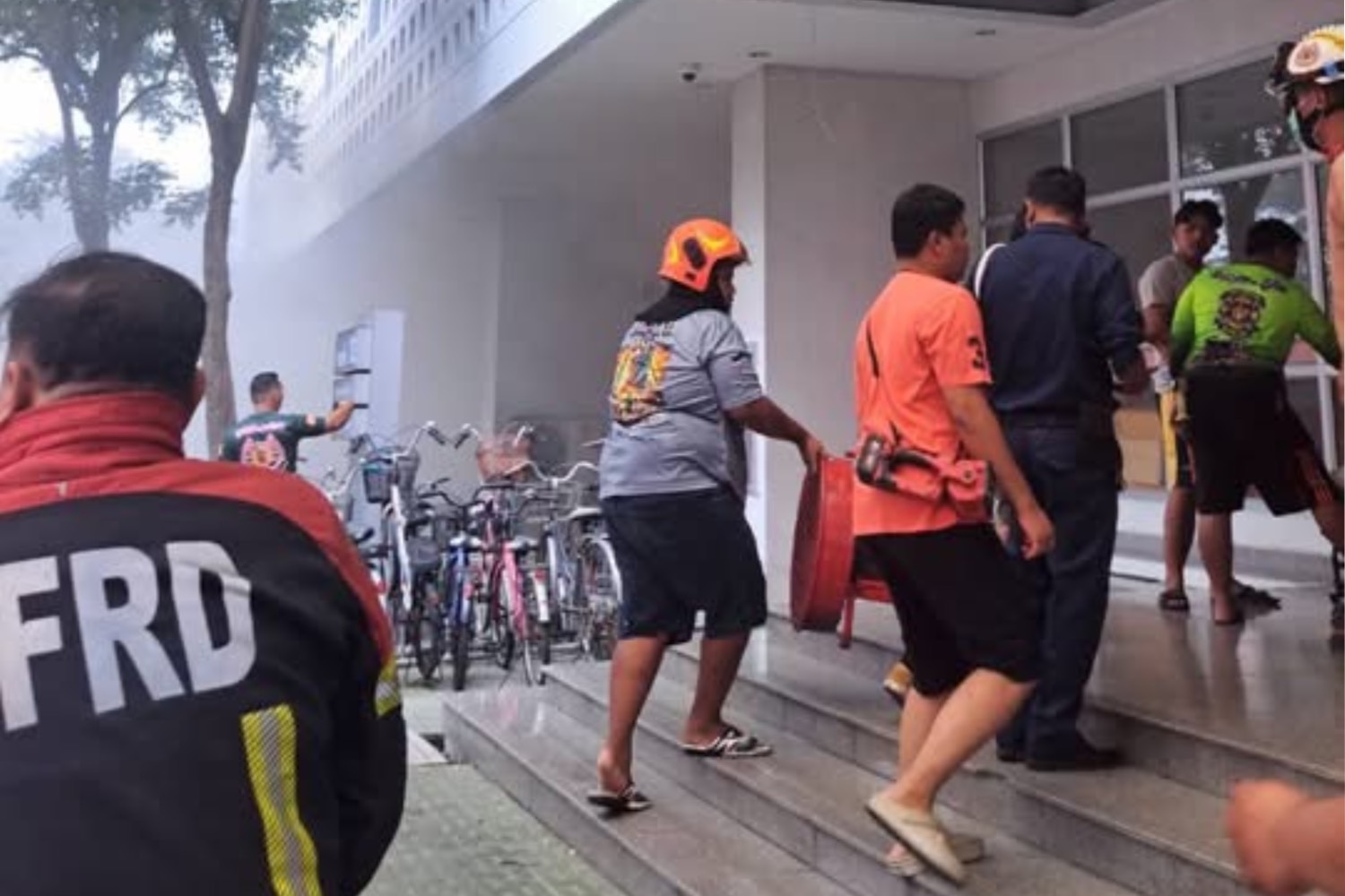 Центр диализа больницы Сирирад закрыт после пожара в общежитии