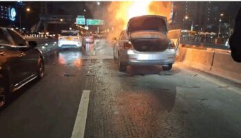 Час пик ад: Пожар в автомобиле вызывает хаос на дорогах Вибхавати (видео)