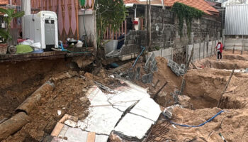 Четверо пострадали при обрушении стены в деревне Паттайя