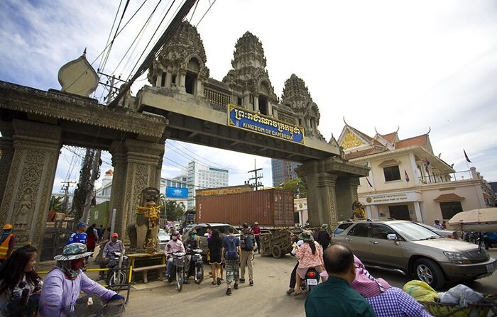 Число туристов из Камбоджи в Таиланд сократилось на 48% из-за закрытий