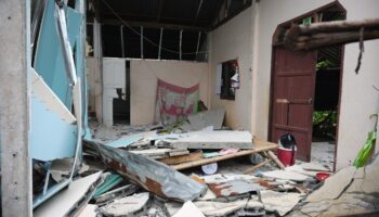 Артиллерийский обстрел повреждает дома в Убон Рачатхани, вызывает тревогу