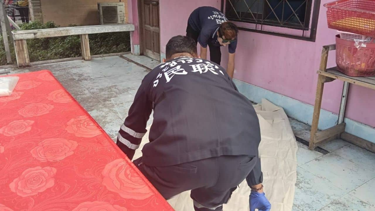 Бывший наркоторговец застрелен в магазине фруктов Наконси Тхаммарата