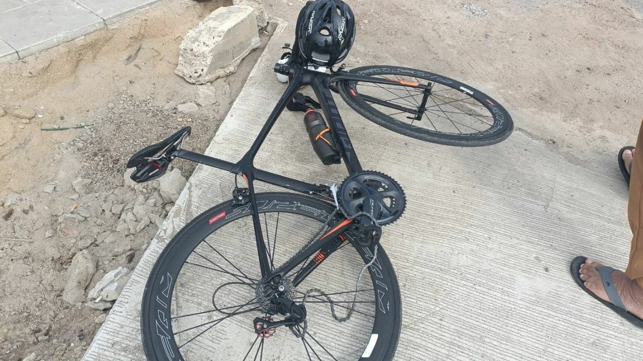 Велосипедист был спасен местными жителями после обрушения от припадка в Лопбури