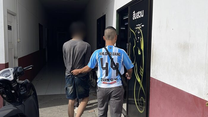 Восемь арестованы за убийство после ограбления с огнестрельным оружием в Патум Тани