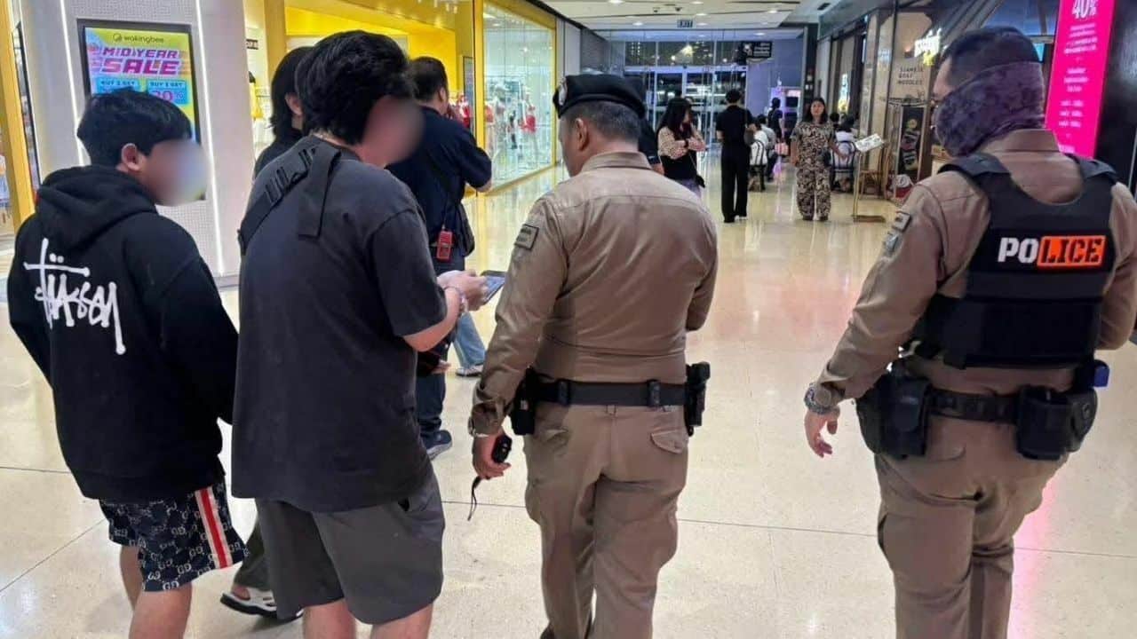 Два подозреваемых задержаны в robberie на 3,4 миллиона бат в торговом центре Бангкока
