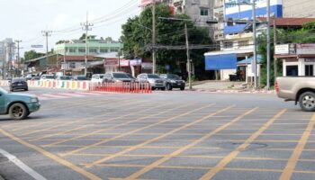 ДТП на переходе: бармен Паттайи получил синяки, когда нарушитель на красный светофор скрылся с места происшествия