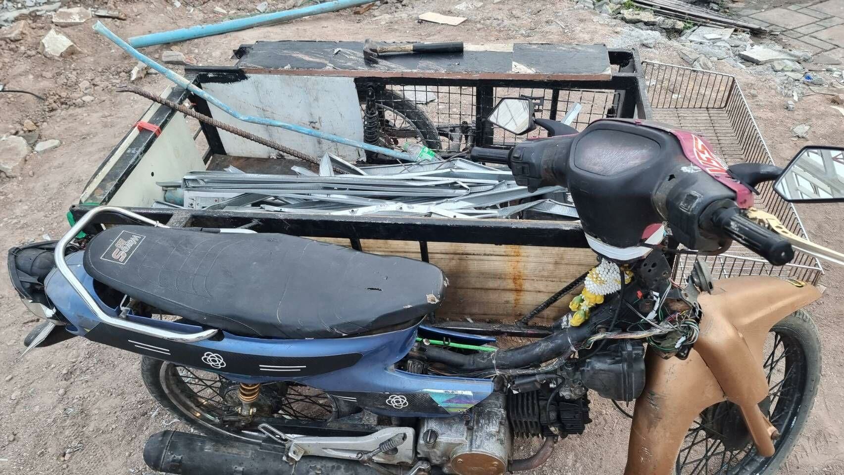 Дуэт из Чонбури пойман за кражей алюминия в полночь