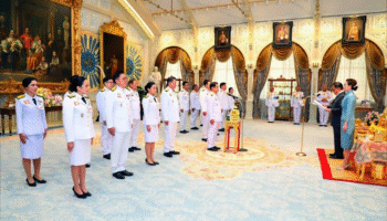 Едва ли их Величество Король и Королева предоставляют королевский прием вновь назначенным министрам Кабинета для принесения присяги верности.