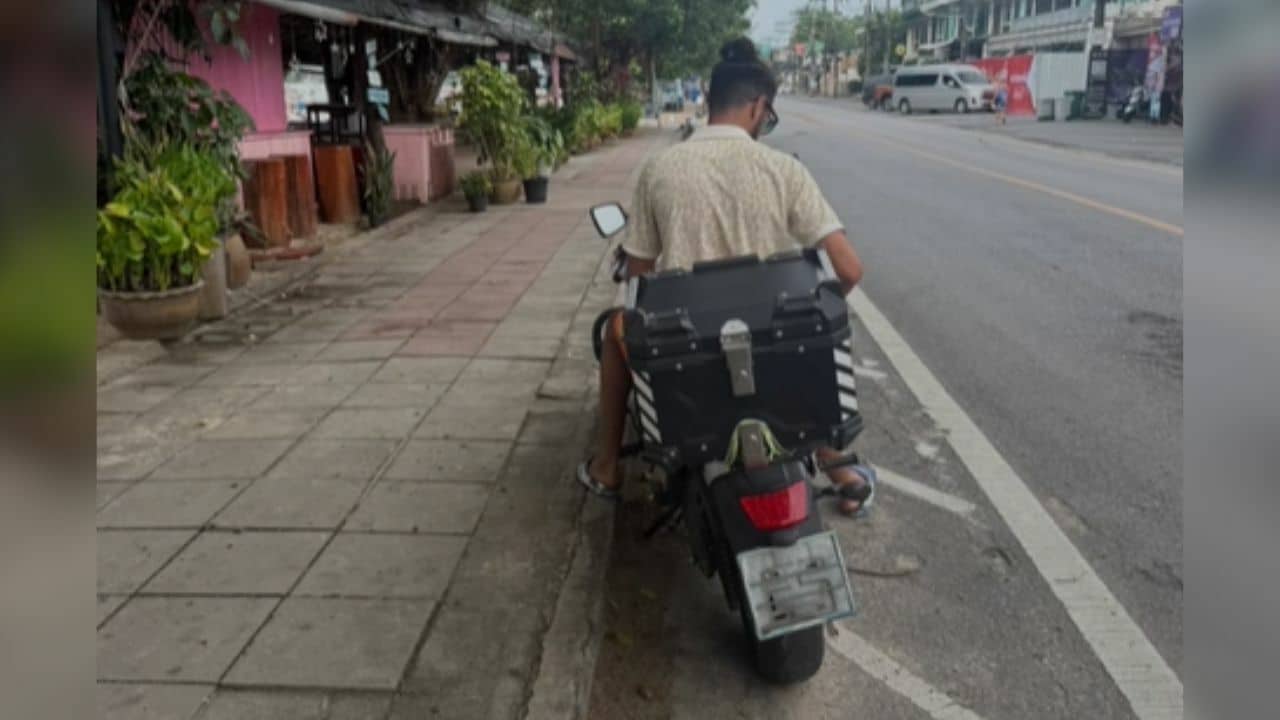 Женщина из Пхукета разыскивает иностранного мотоциклиста после наезда и бегства